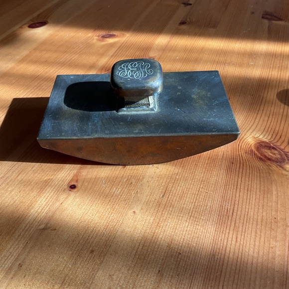 ANTIQUE BRASS ROCKER BLOTTER VICTORIAN MONOGRAM INK BLOTTER - Picture 9 of 12